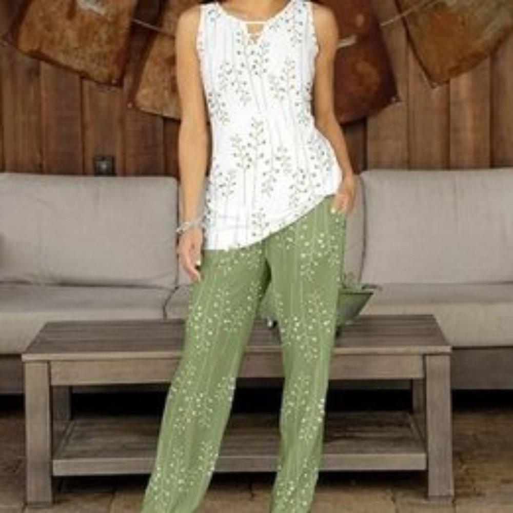 White & Green Floral Sleeveless Top & Pocket Pants (palazzo) - size L 10/12